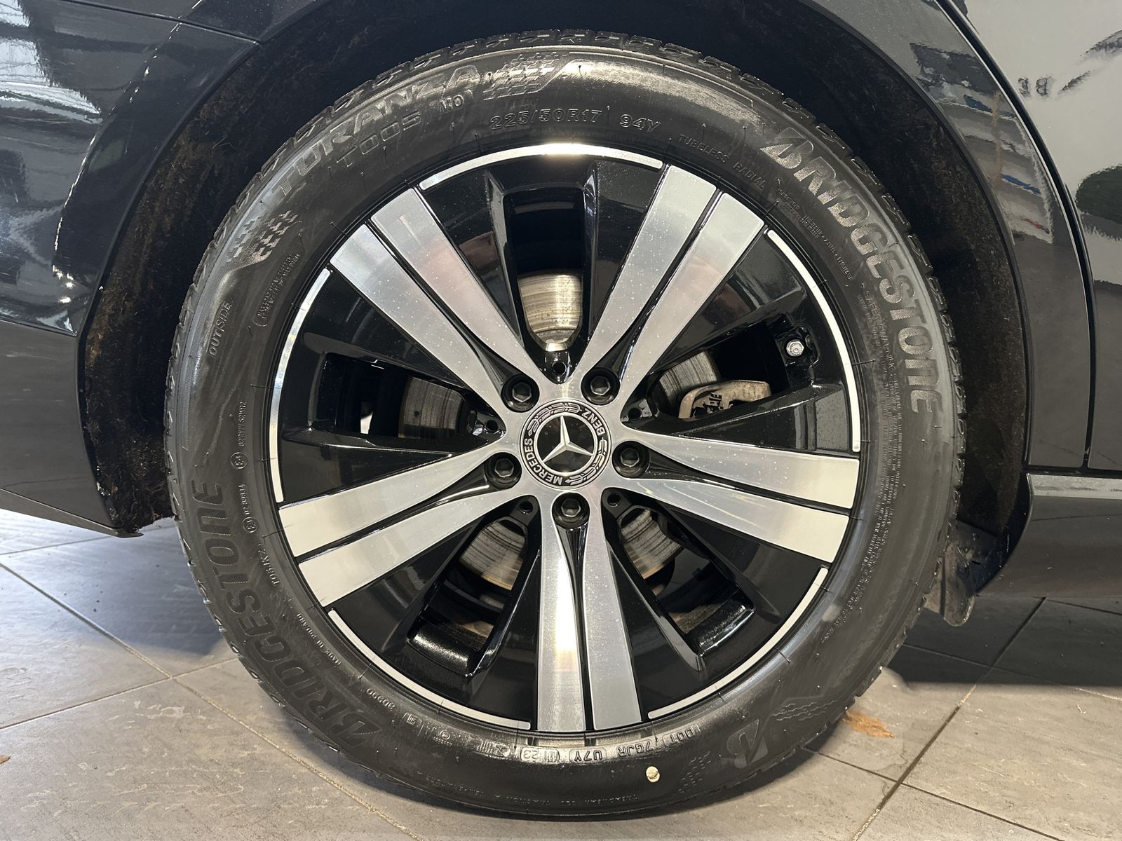 Fahrzeugabbildung Mercedes-Benz C 220d T 4M Avantgarde NAV+LED+AHK+KAM+V-COCK+1H