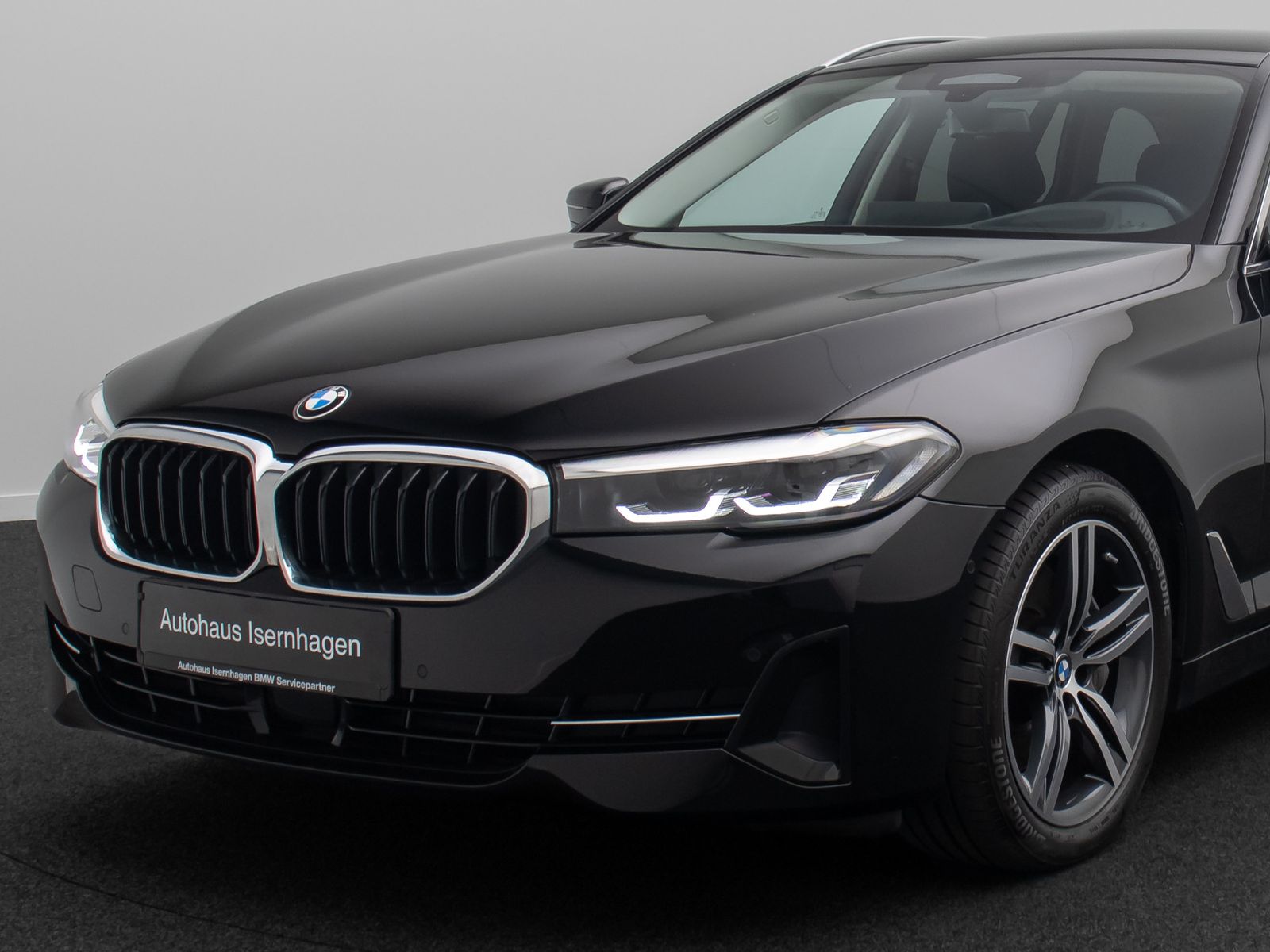 Fahrzeugabbildung BMW 530d xD ACC HUD DAB Kamera AHK Alarm H/K Sport