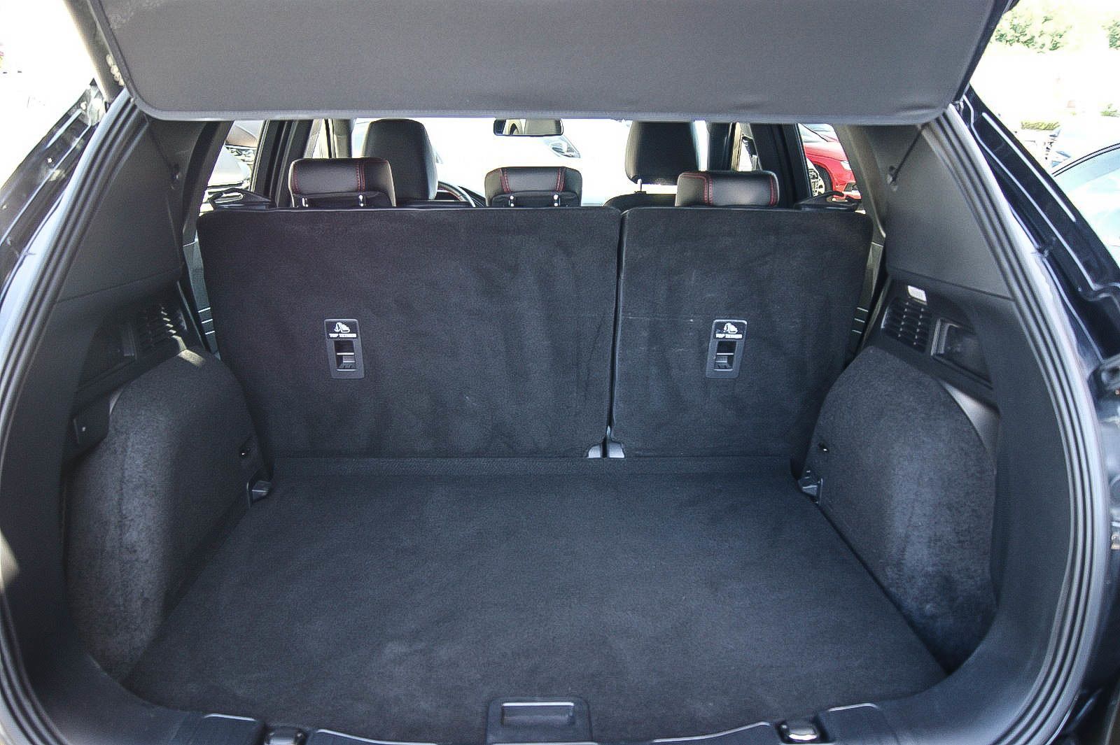 Fahrzeugabbildung Ford Kuga Plug-In Hybrid ST-Line X BODY-STYLE-PAKET
