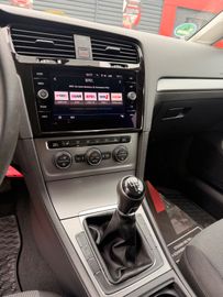Volkswagen Golf - 12