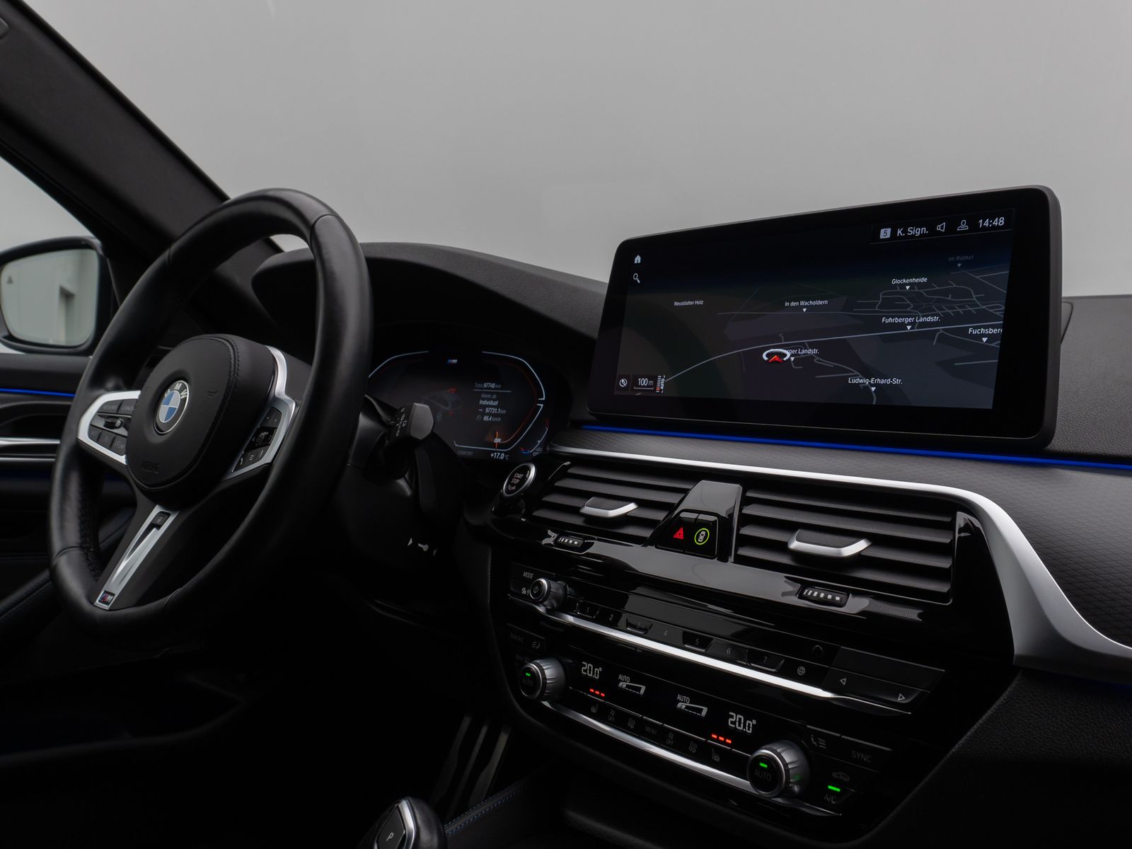 Fahrzeugabbildung BMW 530d xD M Sport Kamera HUD DAB H/K Komfort Alarm