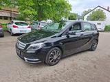 Mercedes-Benz B 180*Automatik*PDC-H-V*AHK*Garantie* - Mercedes-Benz B 180 in Stuttgart