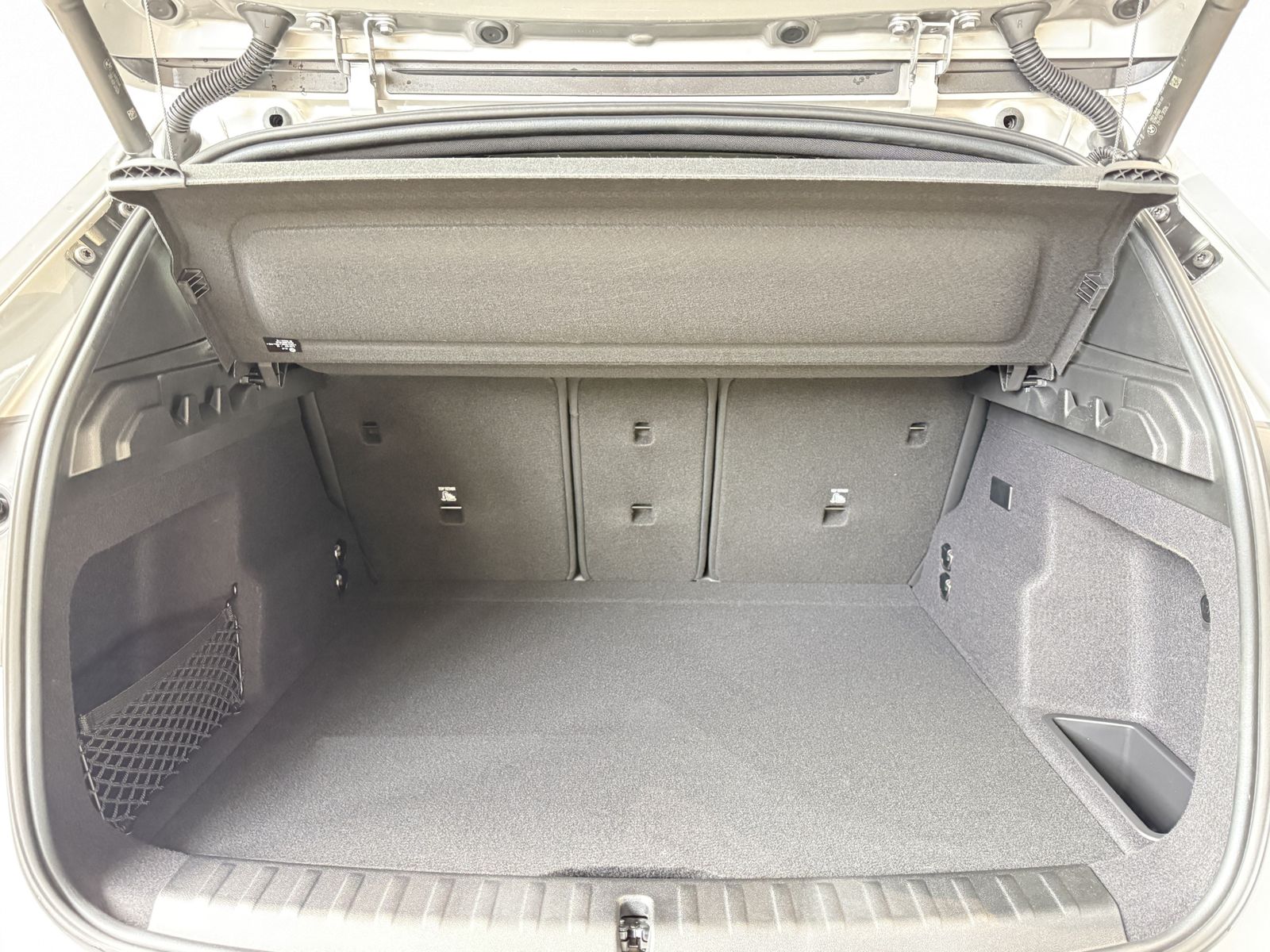 Fahrzeugabbildung BMW iX1 xDrive20 M Sportpaket | Komfortzugang | Pano