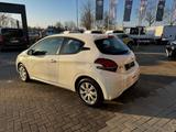 Peugeot 208 1.2 Active Verkauf im Auftrag - Peugeot 208: Limousine