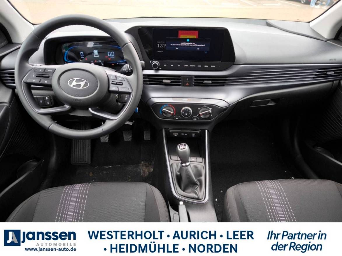 Fahrzeugabbildung Hyundai i20 Select Funktionspaket PDC Navi Rückfahrkamer