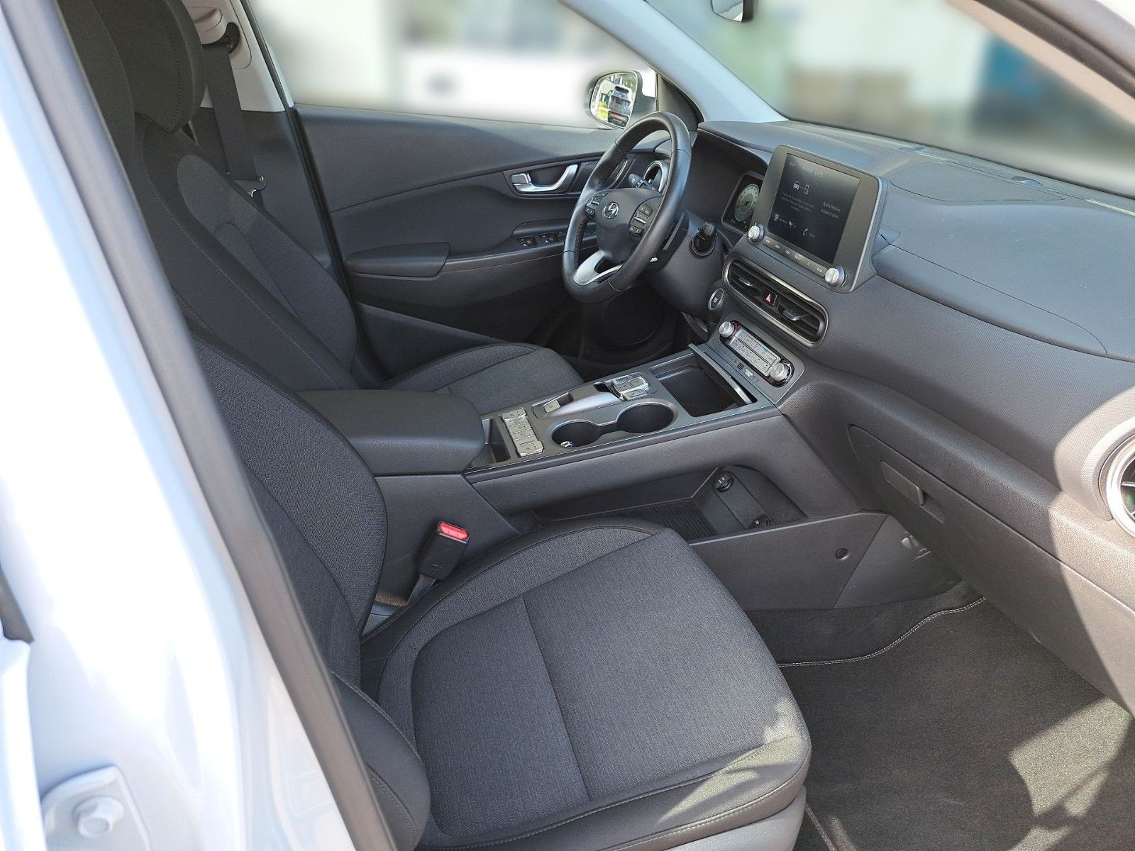 Fahrzeugabbildung Hyundai Kona Select Elektro 2WD 3-PHASIG