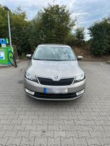 Skoda Škoda Rapid Spaceback  wenig Km  2.Hand - Skoda Rapid in Frankfurt (Main)