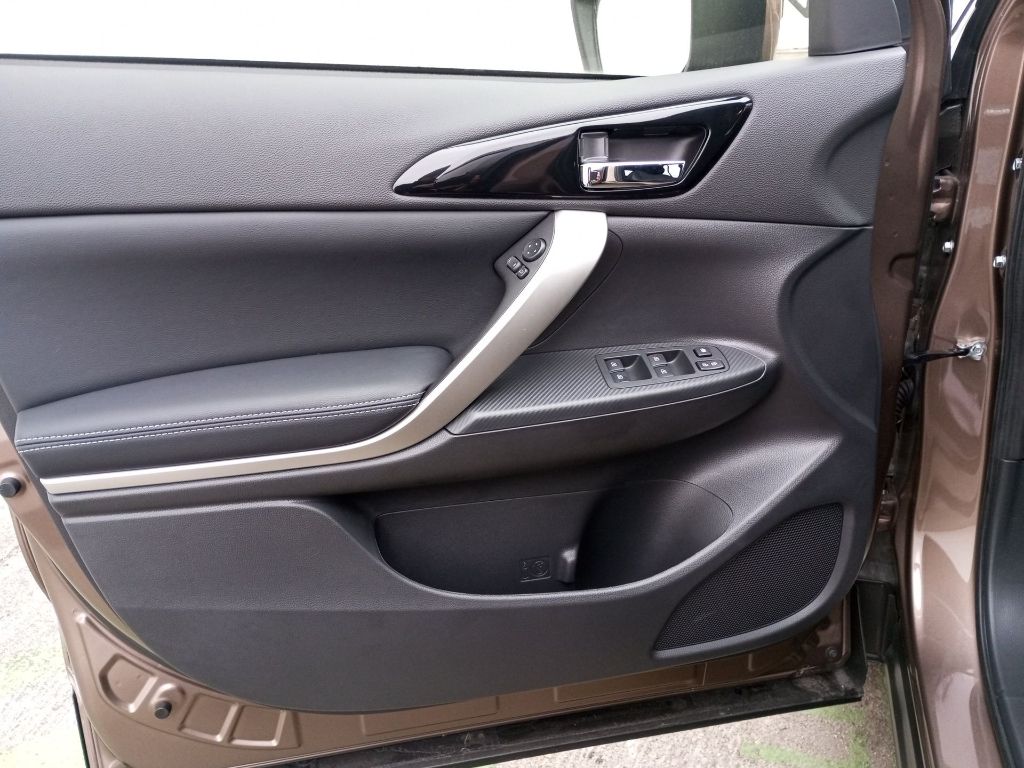 Fahrzeugabbildung Mitsubishi Eclipse Cross Plug-in Hybrid PLUS 2.4 MIVEC 4WD