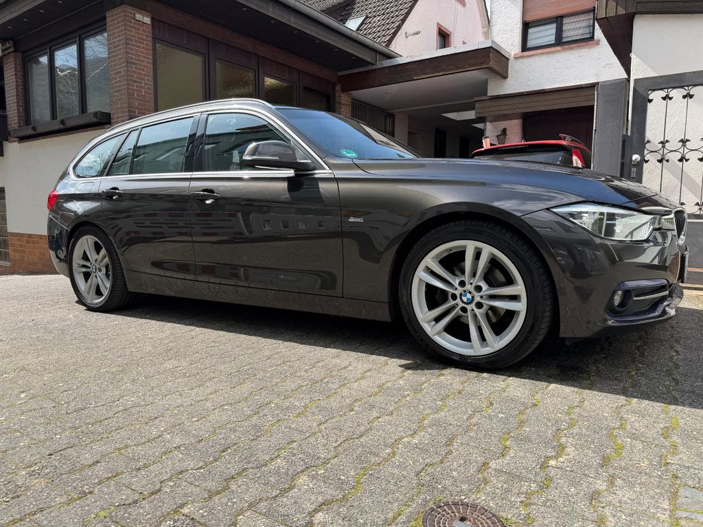 Image of BMW 320