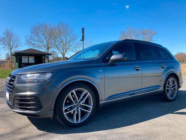 Audi Q7 3.0 TDI quattro S line Sport Black Pano AHK