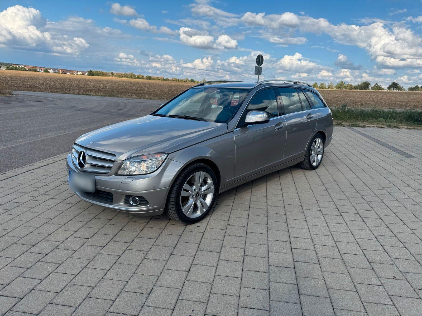Mercedes-Benz C320 2008 — rear view