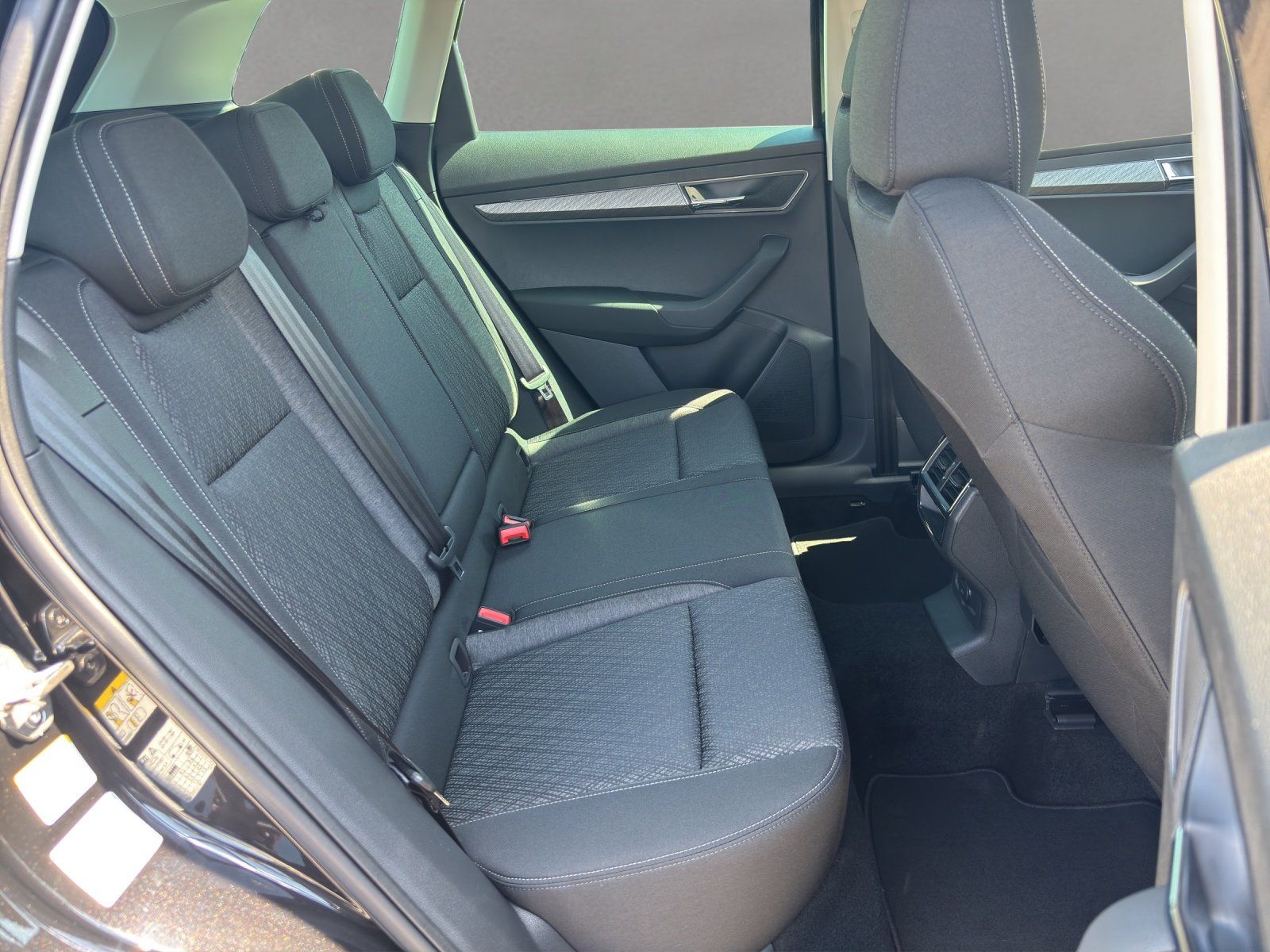 Fahrzeugabbildung SKODA Karoq Balance 1,5 TSI 110 kW DSG MATRIX/RFK/AHK