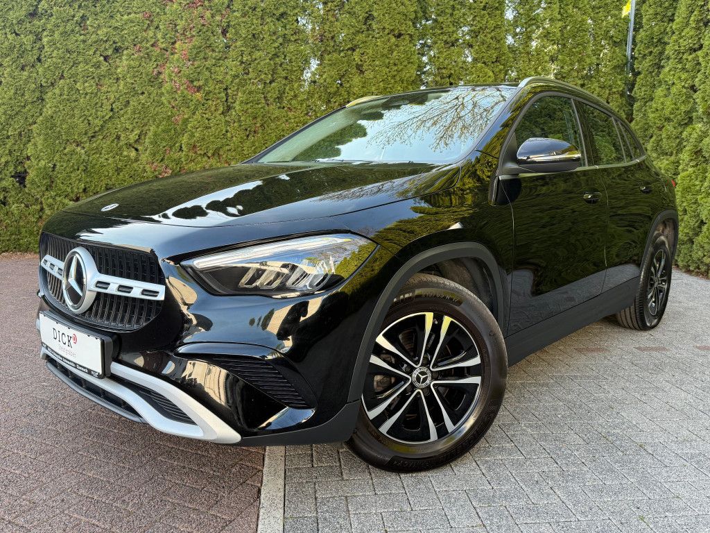 Fahrzeugabbildung Mercedes-Benz GLA 180 7G LED+MBUX+VIRT+SHZ+KAM+PARK+T-LEDER+