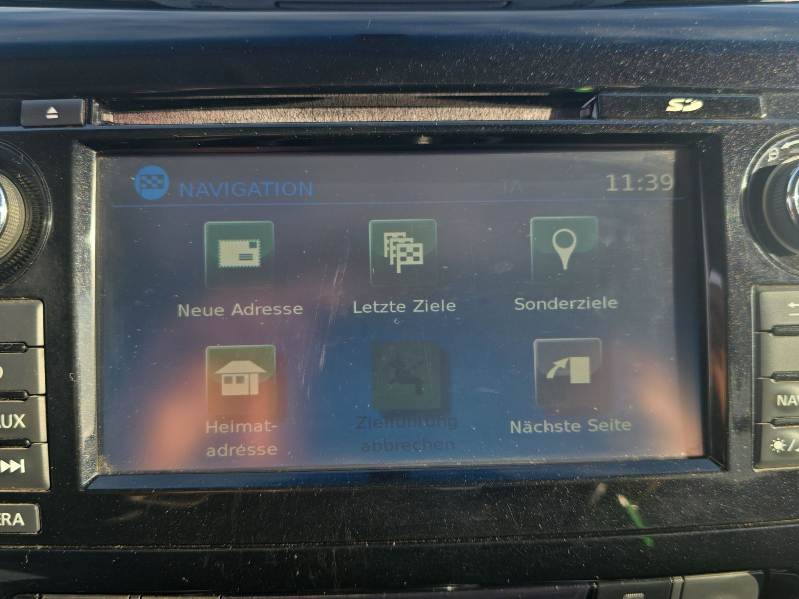 Fahrzeugabbildung Nissan Navara NP300 Tekna Double Cab 4x4 RFK SH LED