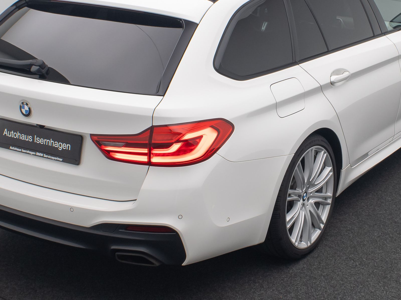 Fahrzeugabbildung BMW 530d M Sport 360°Komfort Panorama HUD DAB 20Zoll