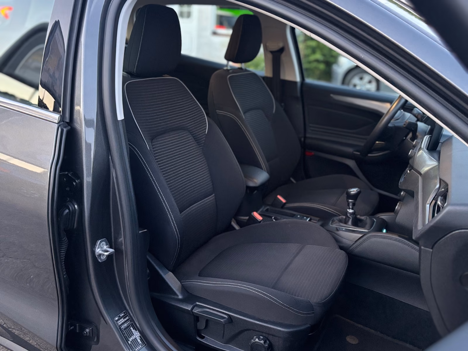 Ford Focus Turn. *Titanium*1.Hand*AHK*TÜV NEU!!