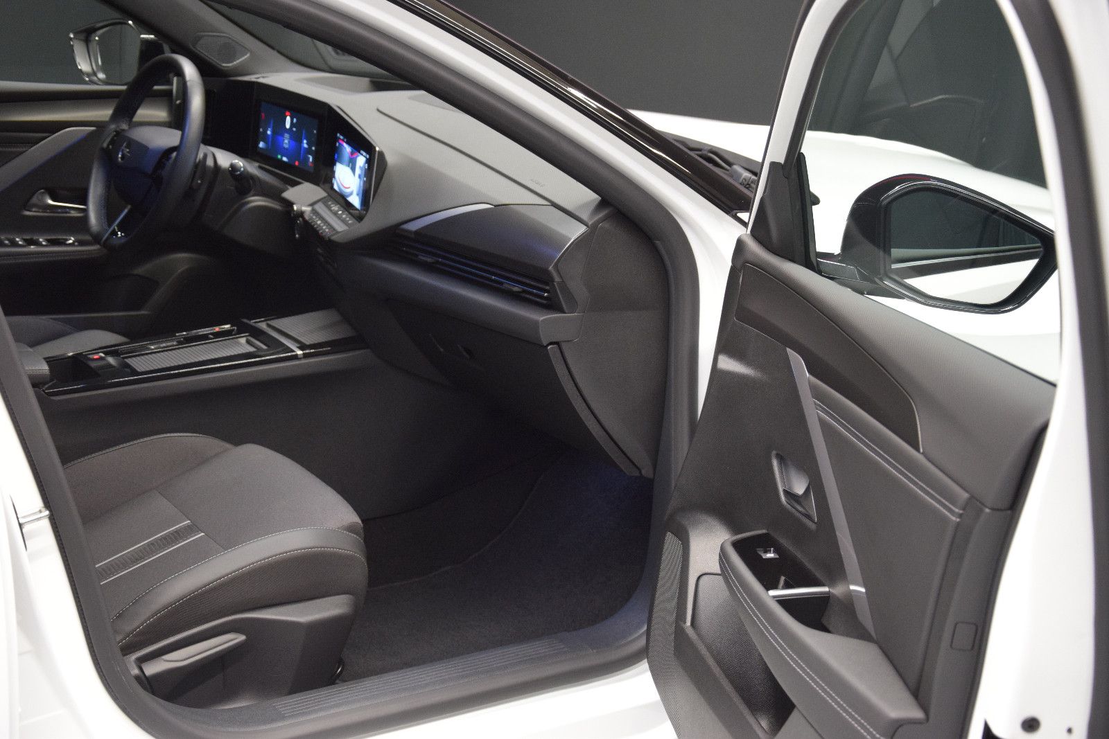 Fahrzeugabbildung Opel Astra L Sports Tourer GS 360° AHK Tempomat Pano