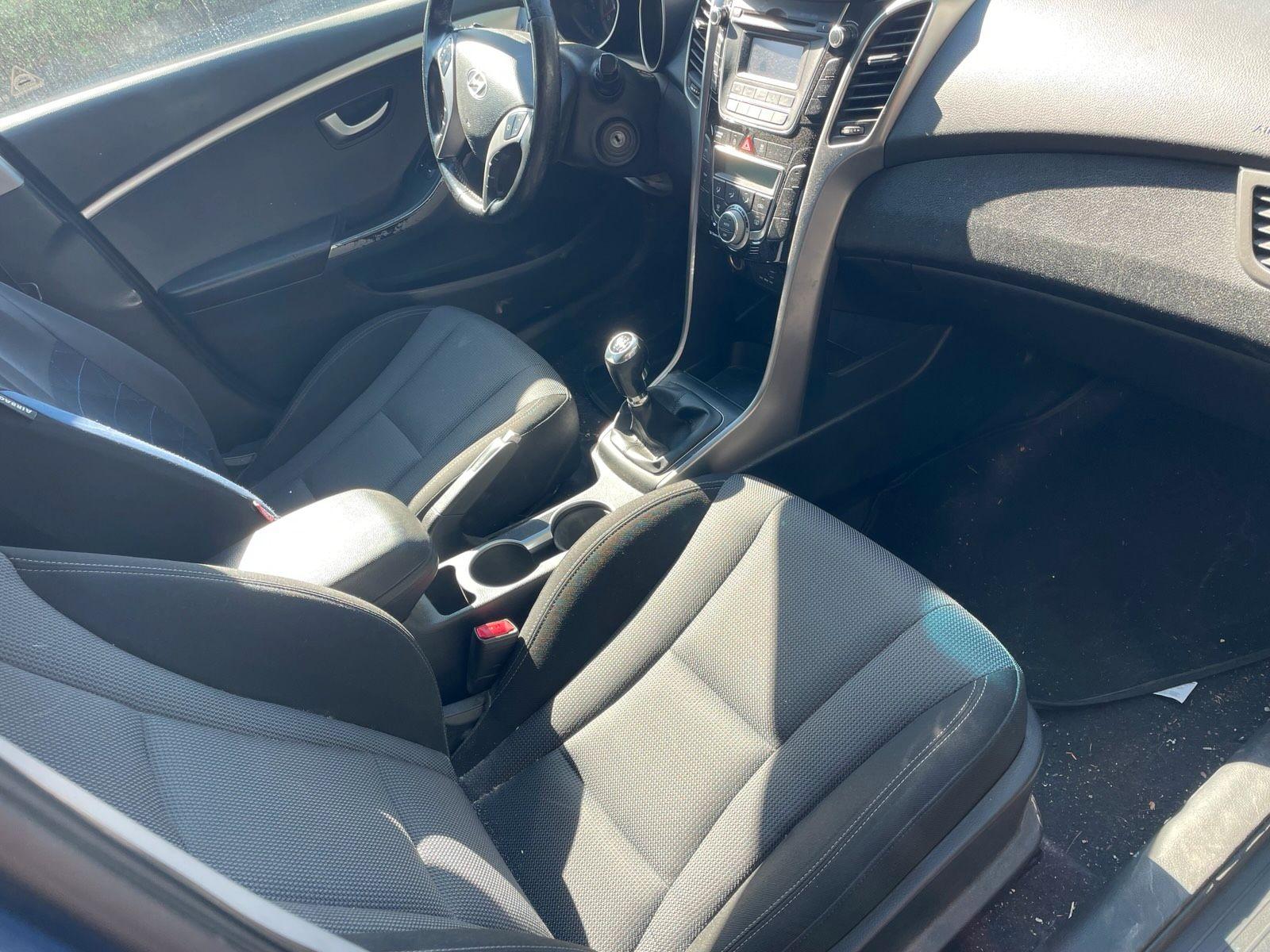 Hyundai i30 2013 — photo 8