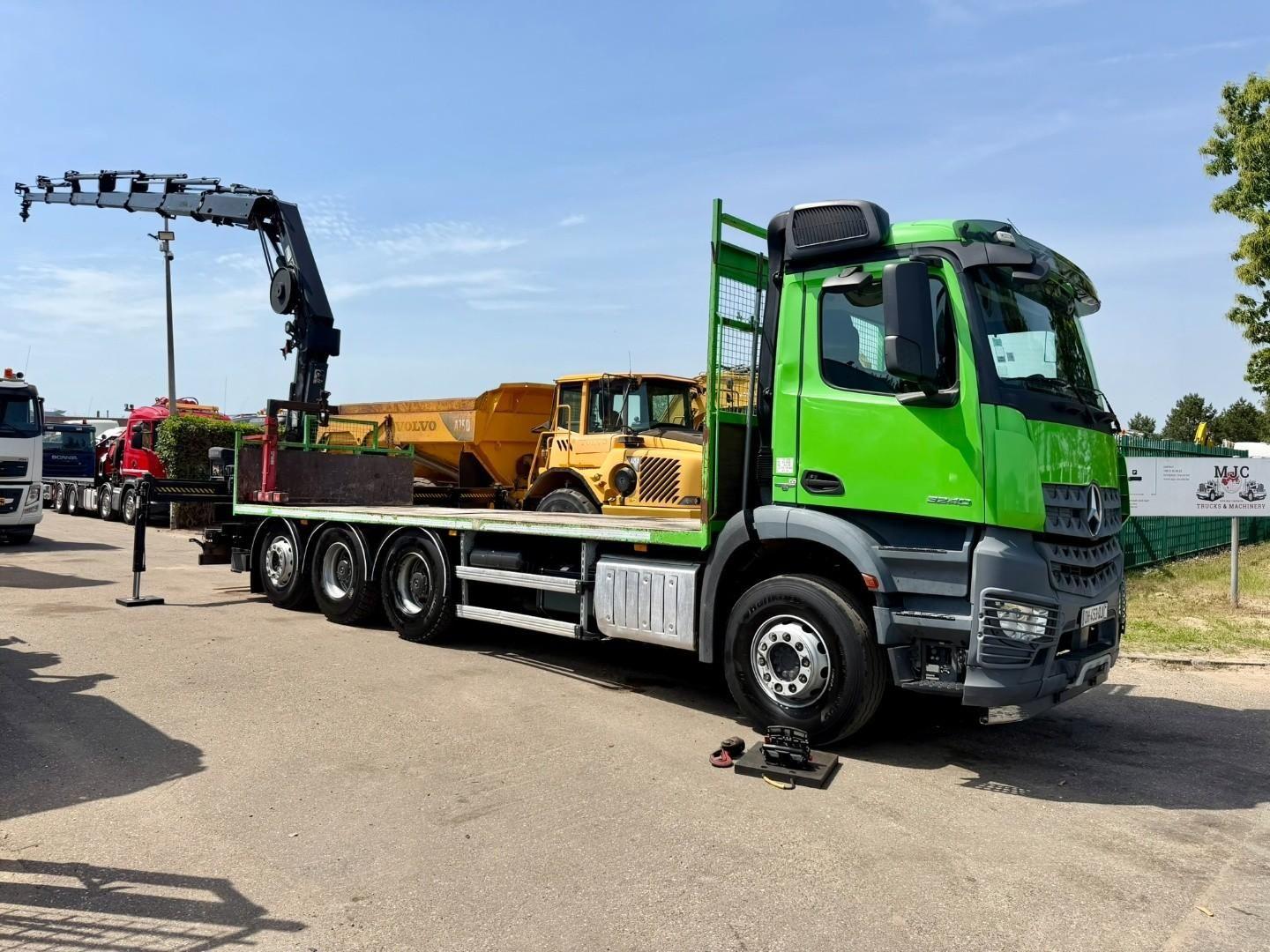 Mercedes-Benz AROCS 3240 8x4 TRIDEM + HIAB CRANE 211 E-6 HIPRO