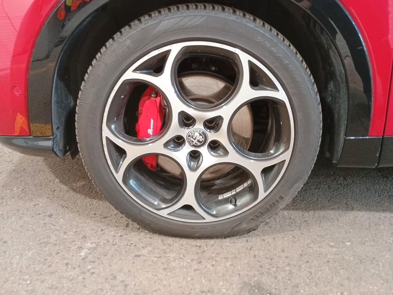 Fahrzeugabbildung Alfa Romeo Tonale 1.5 VGT VELOCE MY24 NAVI/LED/SPORT/LEDER