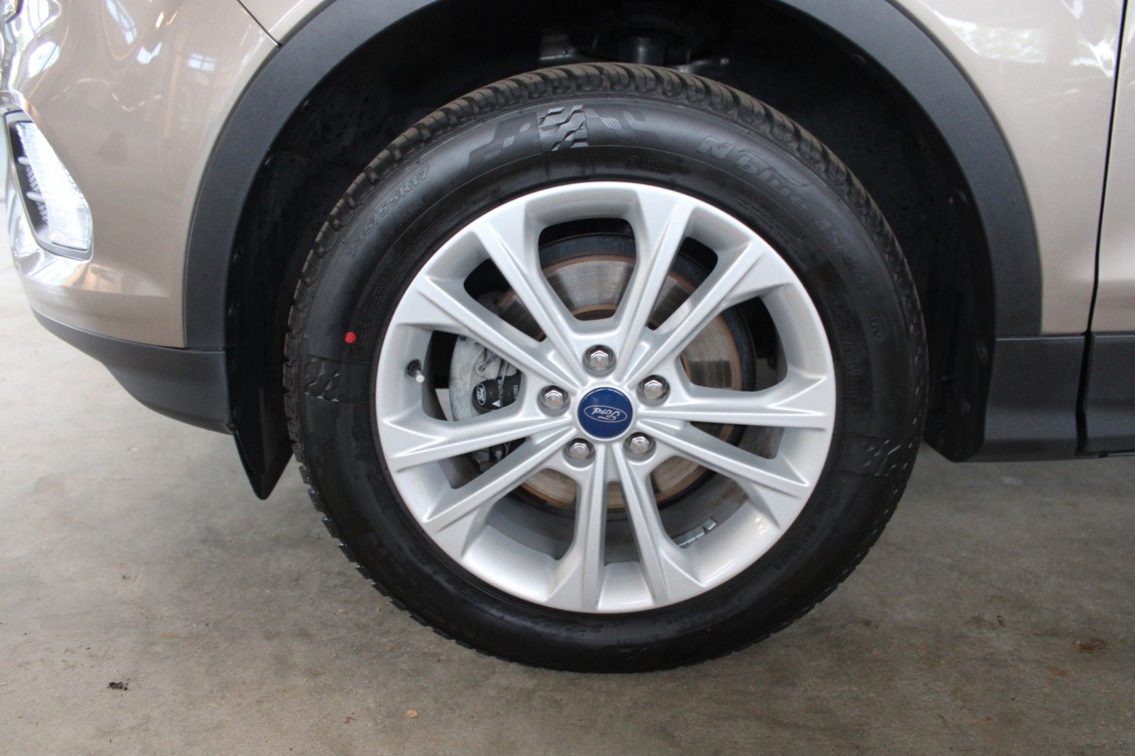 Fahrzeugabbildung Ford Kuga Titanium NAVI WinterPaket el. Heckklappe