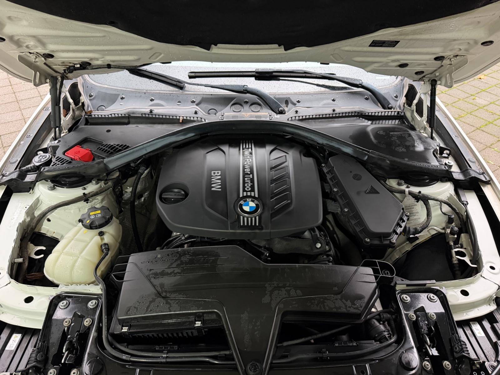 BMW 320 2014 — photo 19