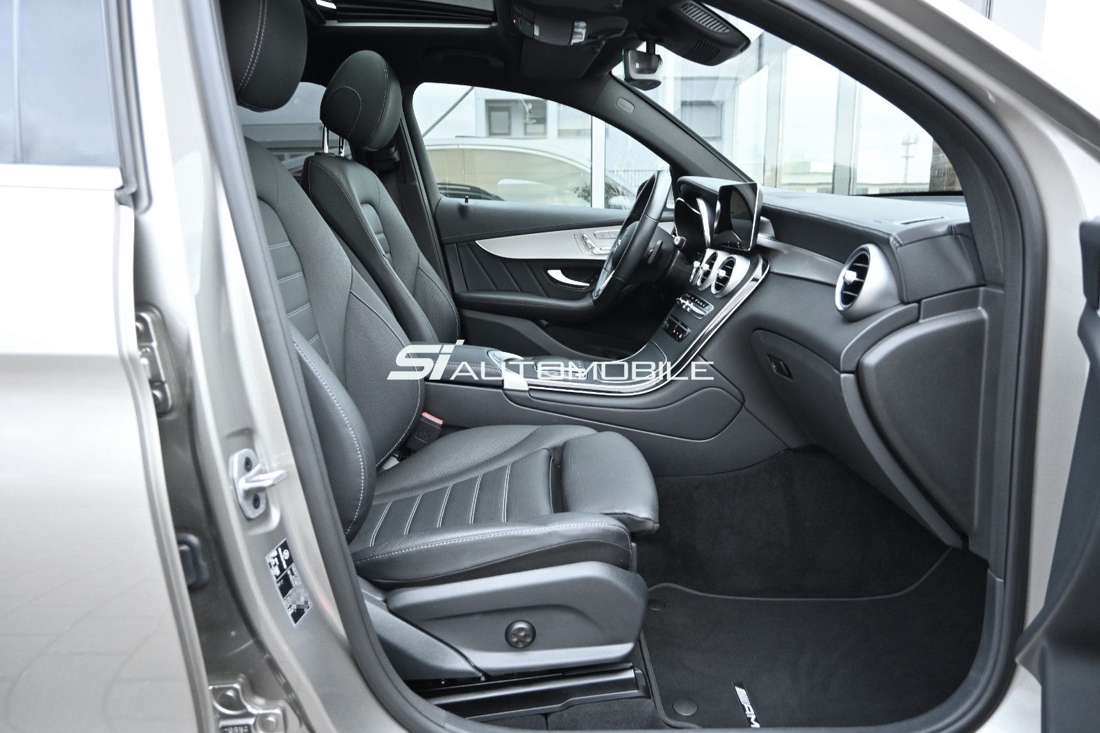 Fahrzeugabbildung Mercedes-Benz GLC 300 d 4MAT. Coupé AMG LINE °MEMORY°SITZKLIMA