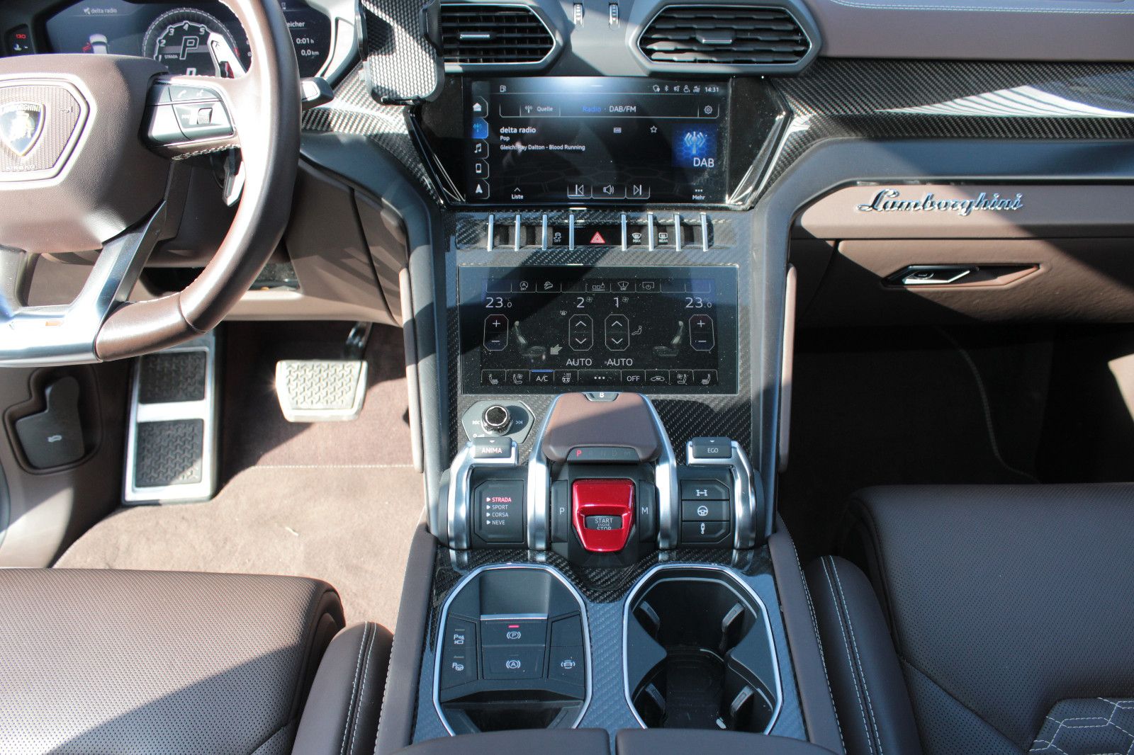 Fahrzeugabbildung Lamborghini Urus *1. Hand* *B&O Sound* *Carbon* *Q-citura*