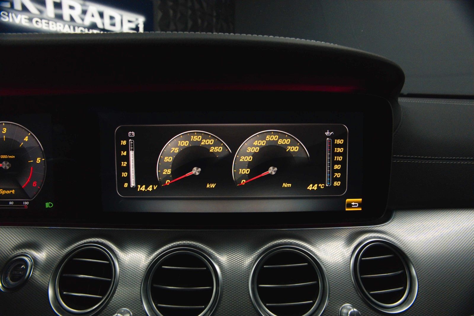 Fahrzeugabbildung Mercedes-Benz E 400d T 4Matic AMG Night-Paket ACC Widescreen