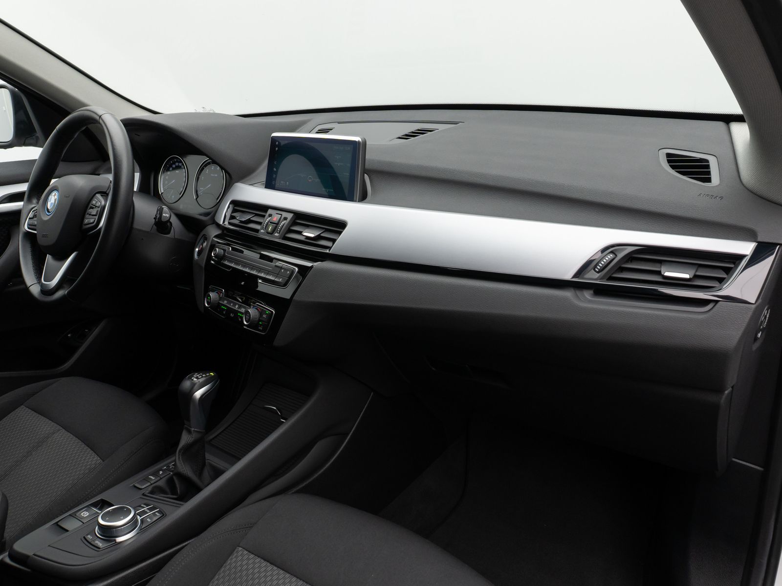 Fahrzeugabbildung BMW X1 xD25e Parkassist DAB AHK Geschwindigkeitsreg