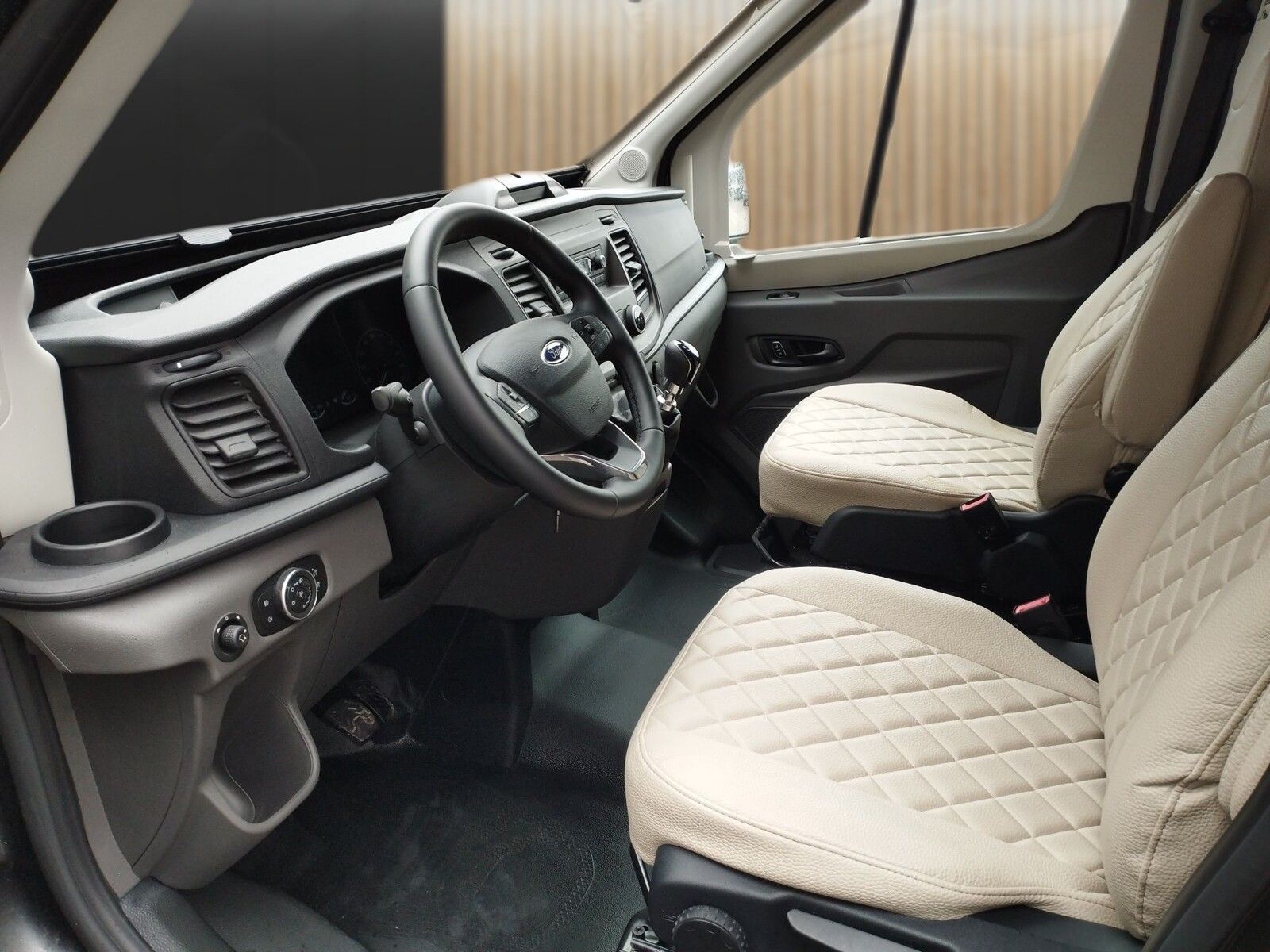 Fahrzeugabbildung Karmann Dexter 4x4 DE 560 AW Rückfahrkamera, Allrad TZ