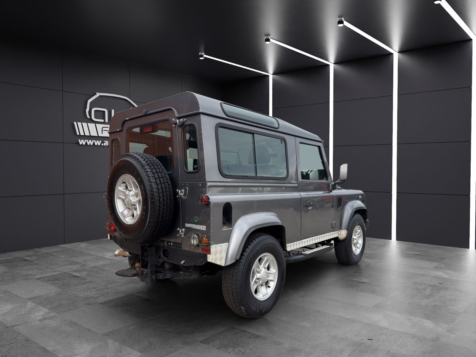Fahrzeugabbildung Land Rover Defender 90 SE Station Wagon Seilwinde Klima