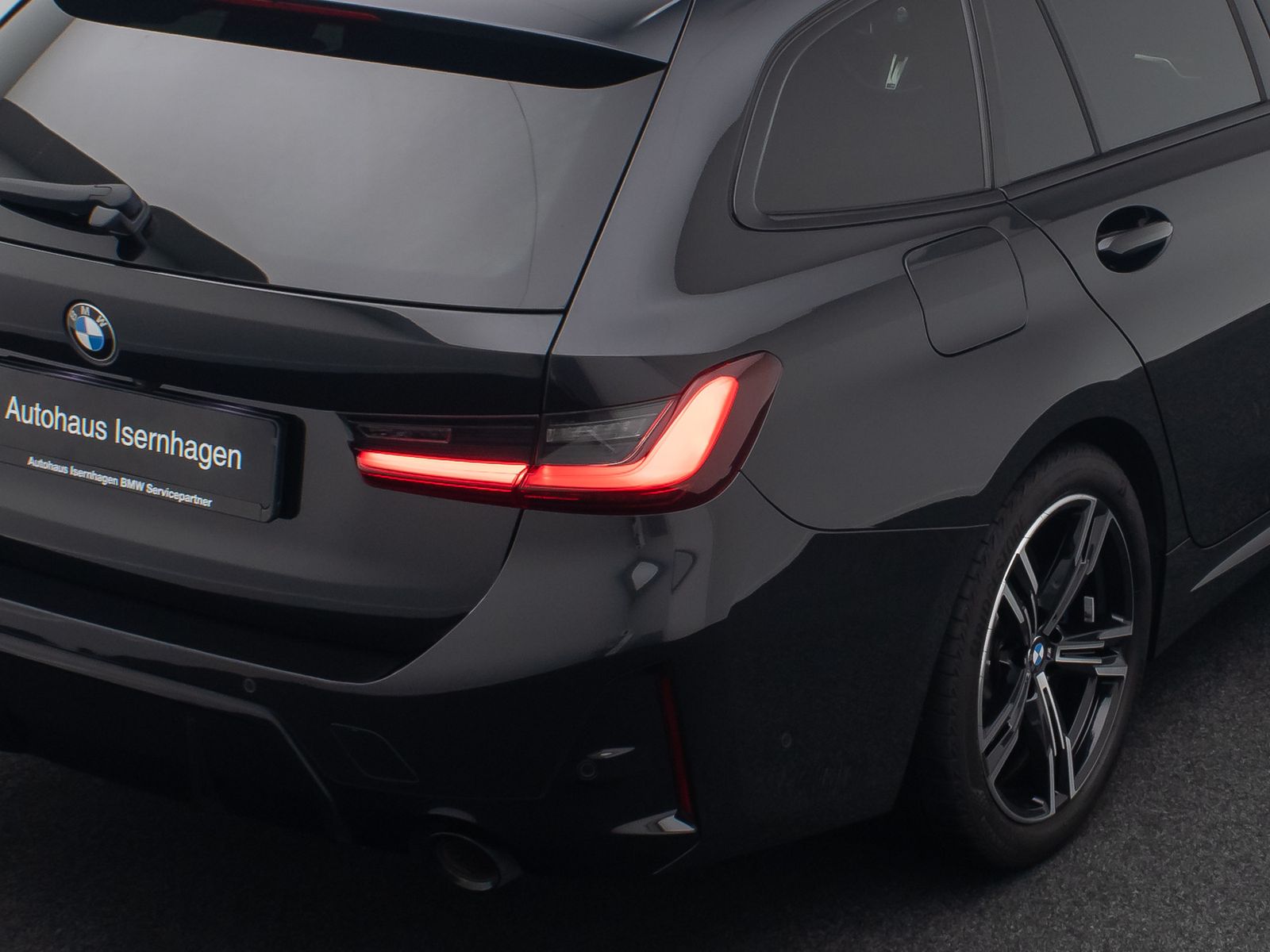 Fahrzeugabbildung BMW 320d M Sport Kamera DAB Standhzng HiFi Alarm HUD