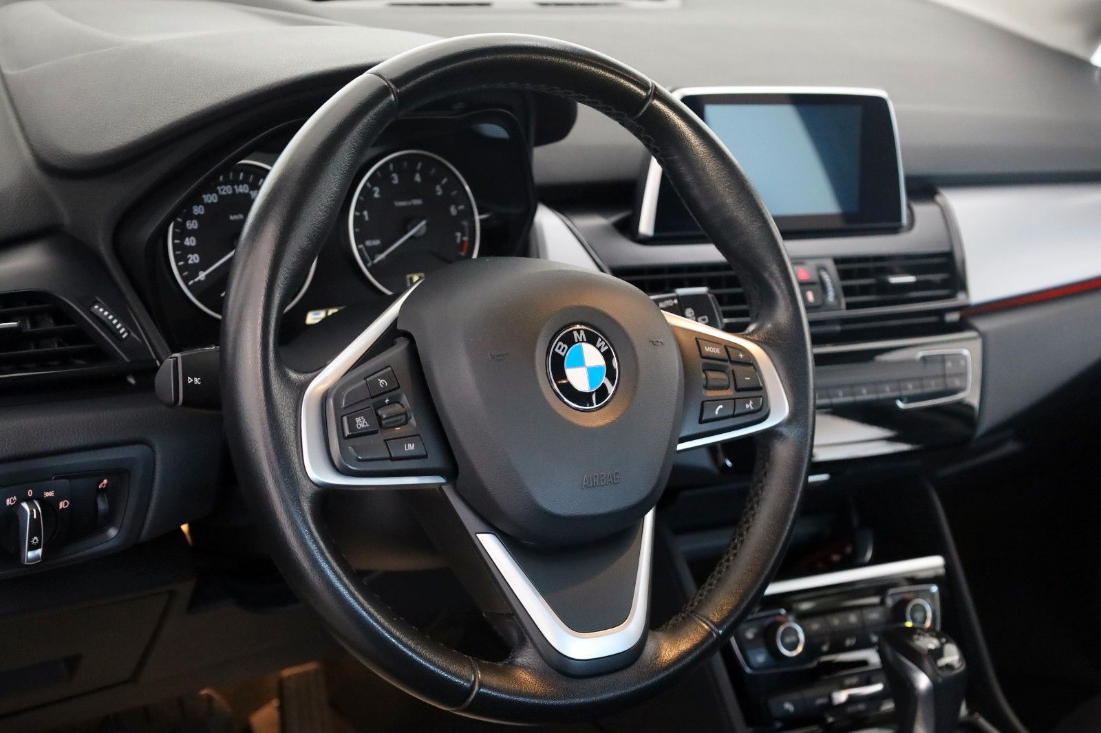Fahrzeugabbildung BMW 225xe Active Tourer Advantage Navi,LED,SH,PDC