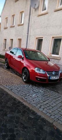 Volkswagen Jetta 2.0 FSI