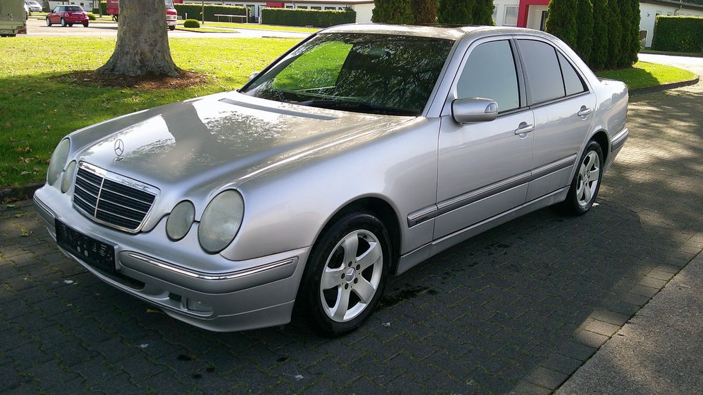 Angebot ansehen Mercedes-Benz E 200