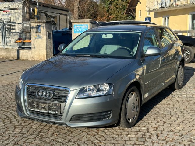 Audi A3 Sportback 1.6 Attraction Klima 1.Hand Scheckh