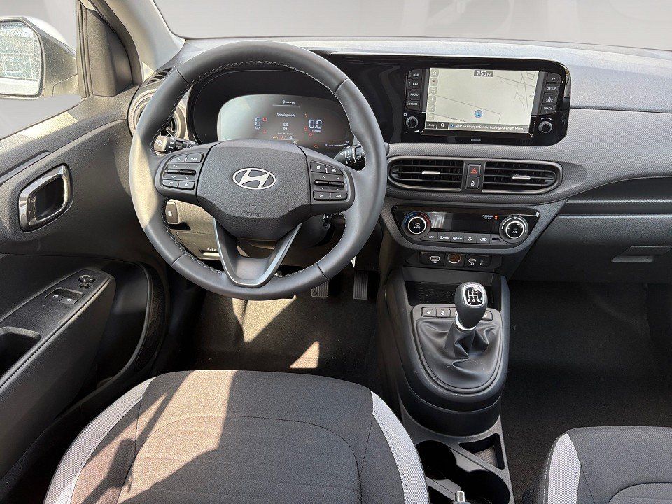Fahrzeugabbildung Hyundai i10 1.0i 63PS Trend Komfort