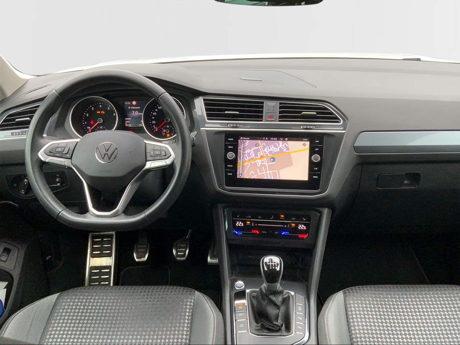 Tiguan 1.5 TSI Life, SHZ,NAV,LED,AHK.