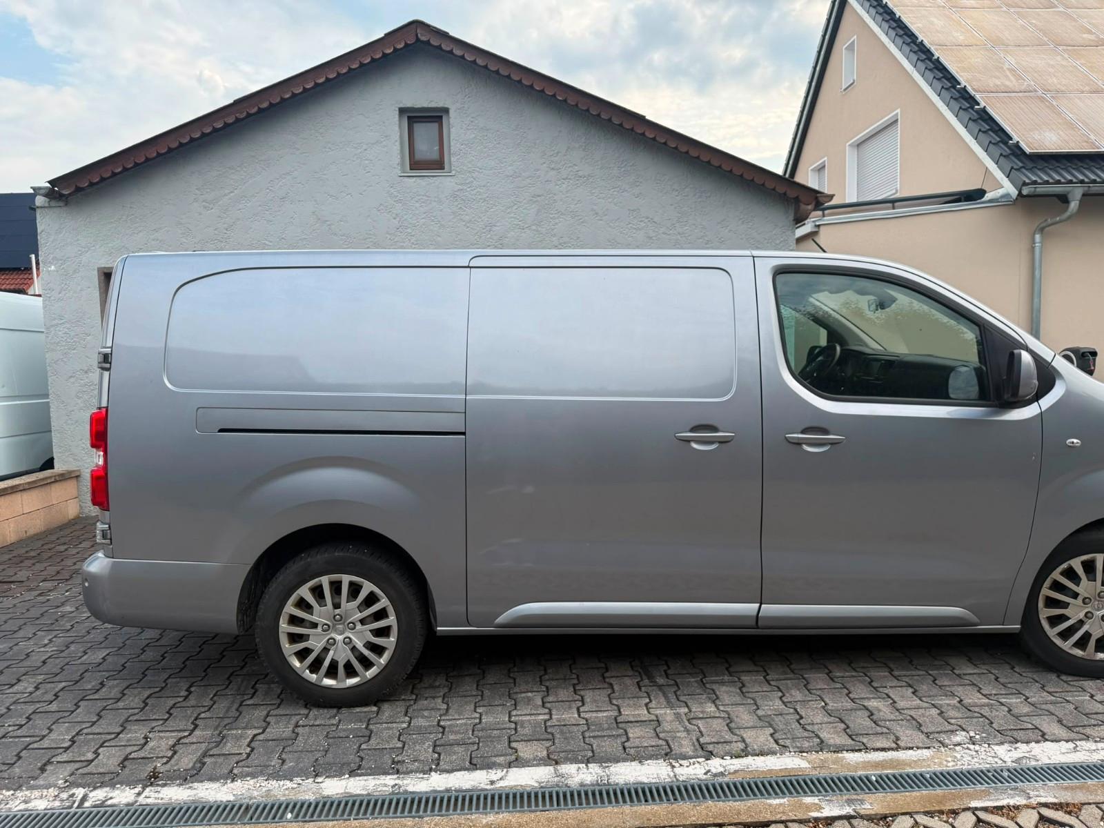 Opel Vivaro Cargo Automatik Standheizung AHK