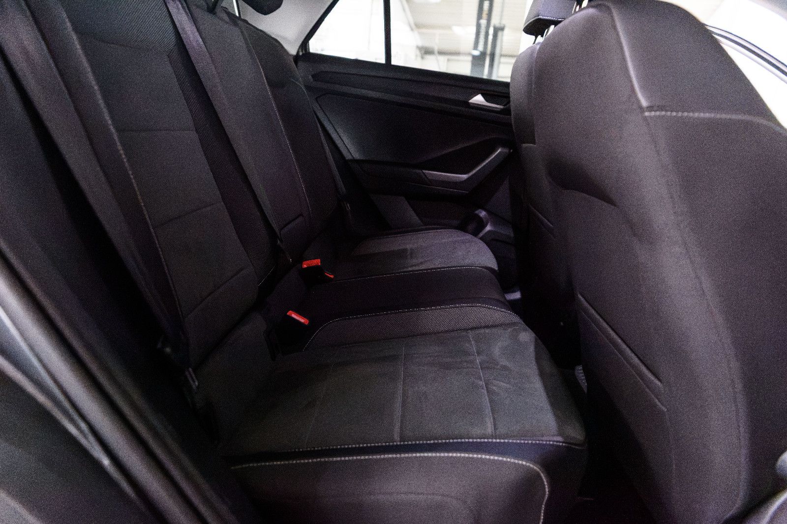 Fahrzeugabbildung Volkswagen T-Roc Style 1.5l TSI DSG +Navi +AHK +ACC +LED
