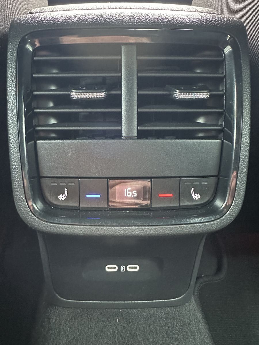 Fahrzeugabbildung SKODA Octavia 2.0 TDI DSG Sportline DSG NAV+LED+ACC+HU