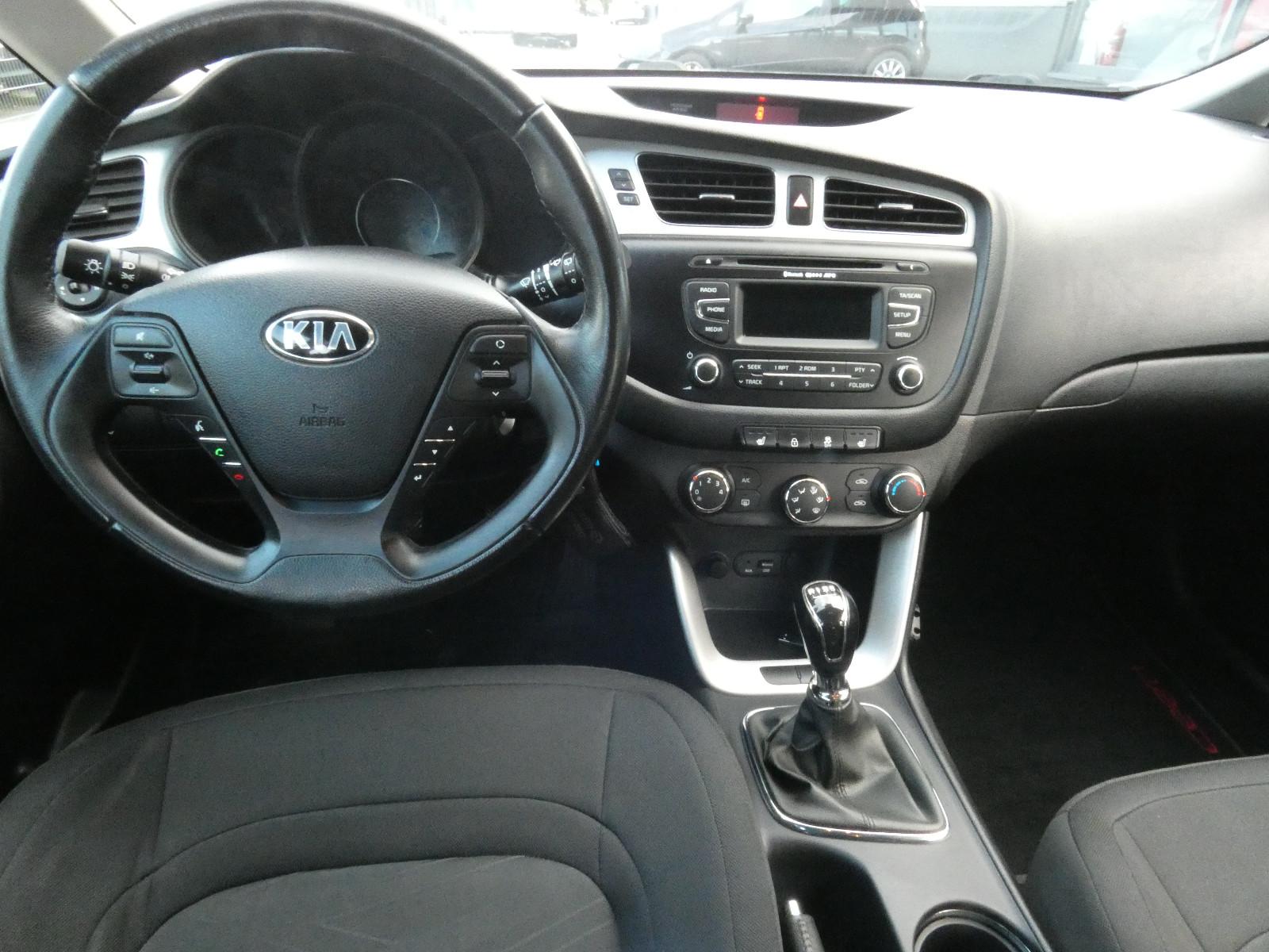 Kia cee'd 2013 — photo 8