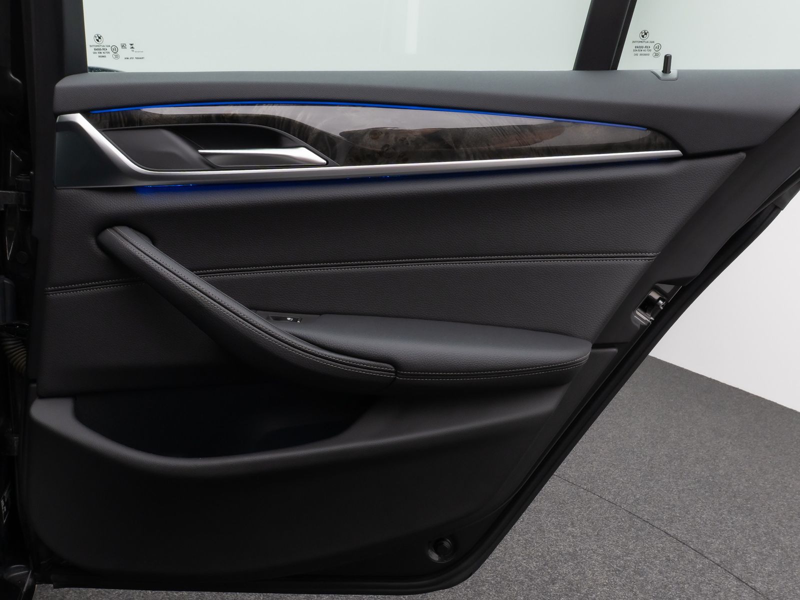 Fahrzeugabbildung BMW 520d xD Kamera HUD DAB HiFi Belüftung Leder Komf