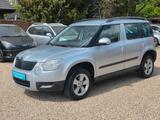Skoda Yeti 1.2 TSI*Automatik*Sitzheizung*Klima*PDC* - silberne Skoda Yeti