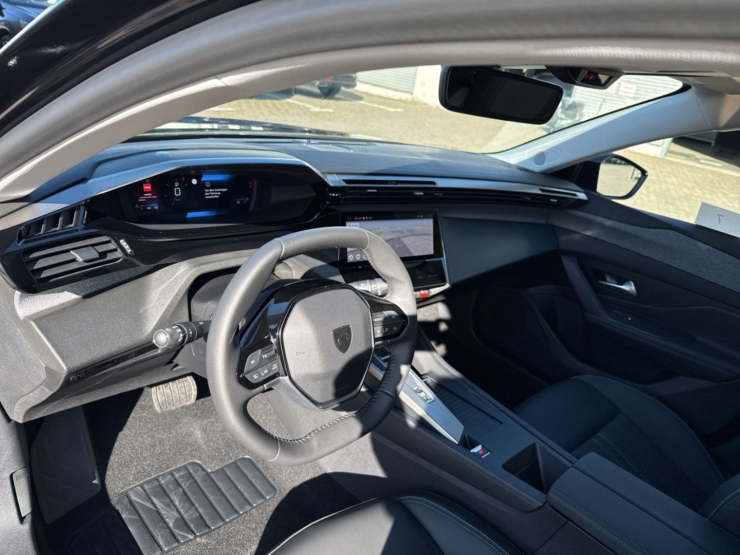 Fahrzeugabbildung Peugeot 308 SW Hybrid 145 Allure 1.2 LED ACC 2-Zonen-Kli