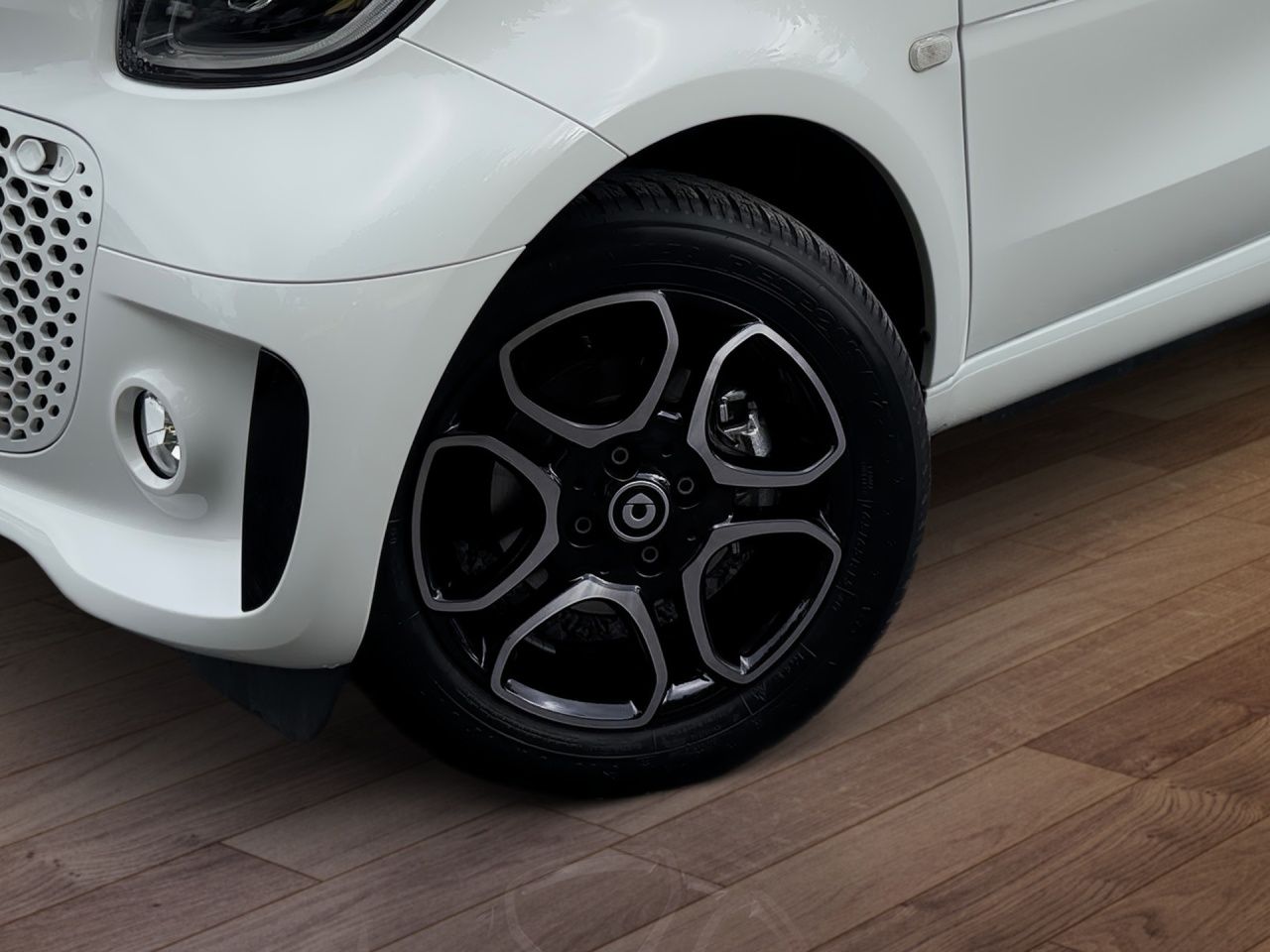 Fahrzeugabbildung Smart smart EQ fortwo cabrio AUT Kam. KlimaA LM Leder