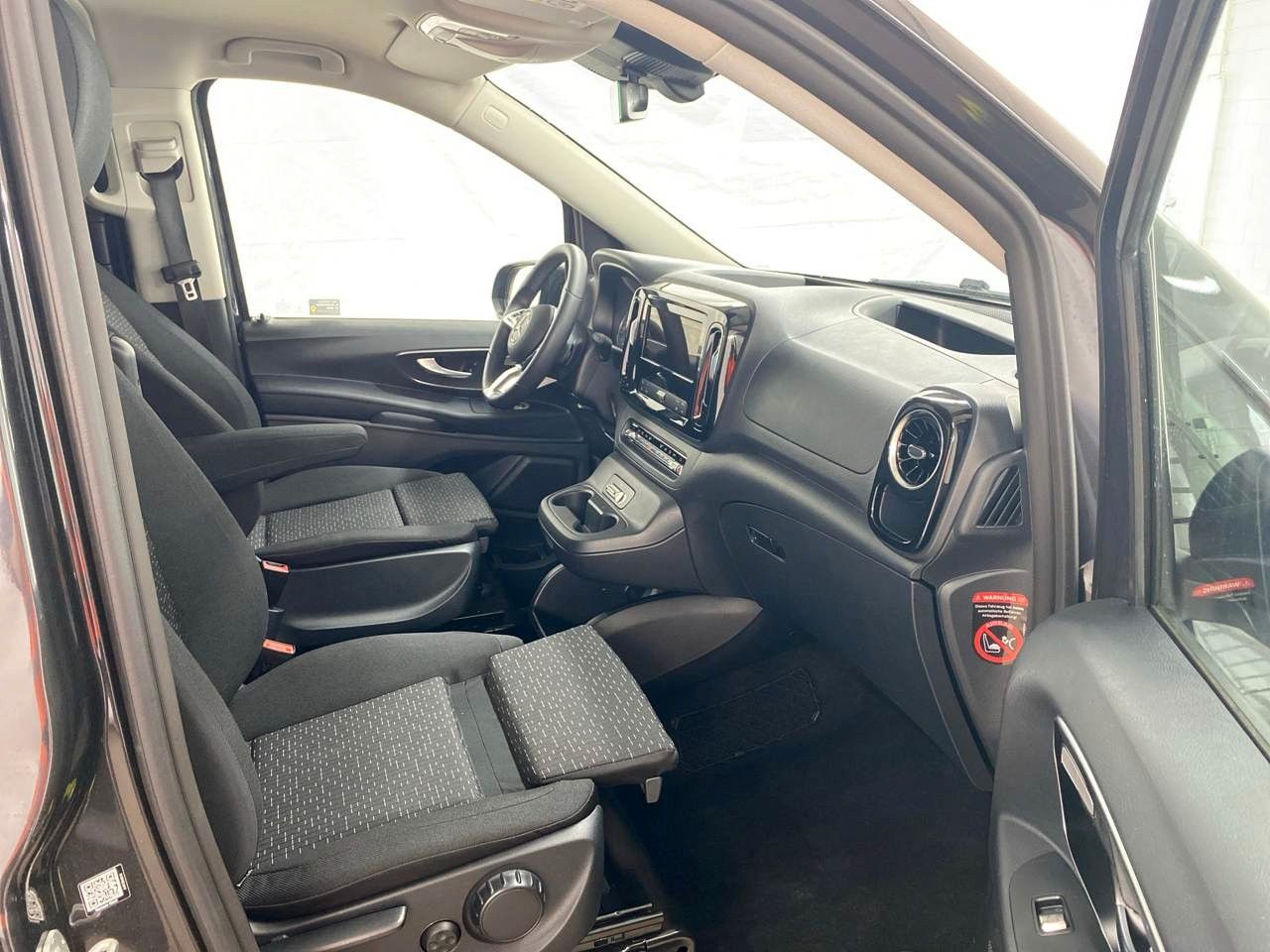 Fahrzeugabbildung Mercedes-Benz Vito 116 CDI Tourer SELECT AHK2,5to 2xKlima LED