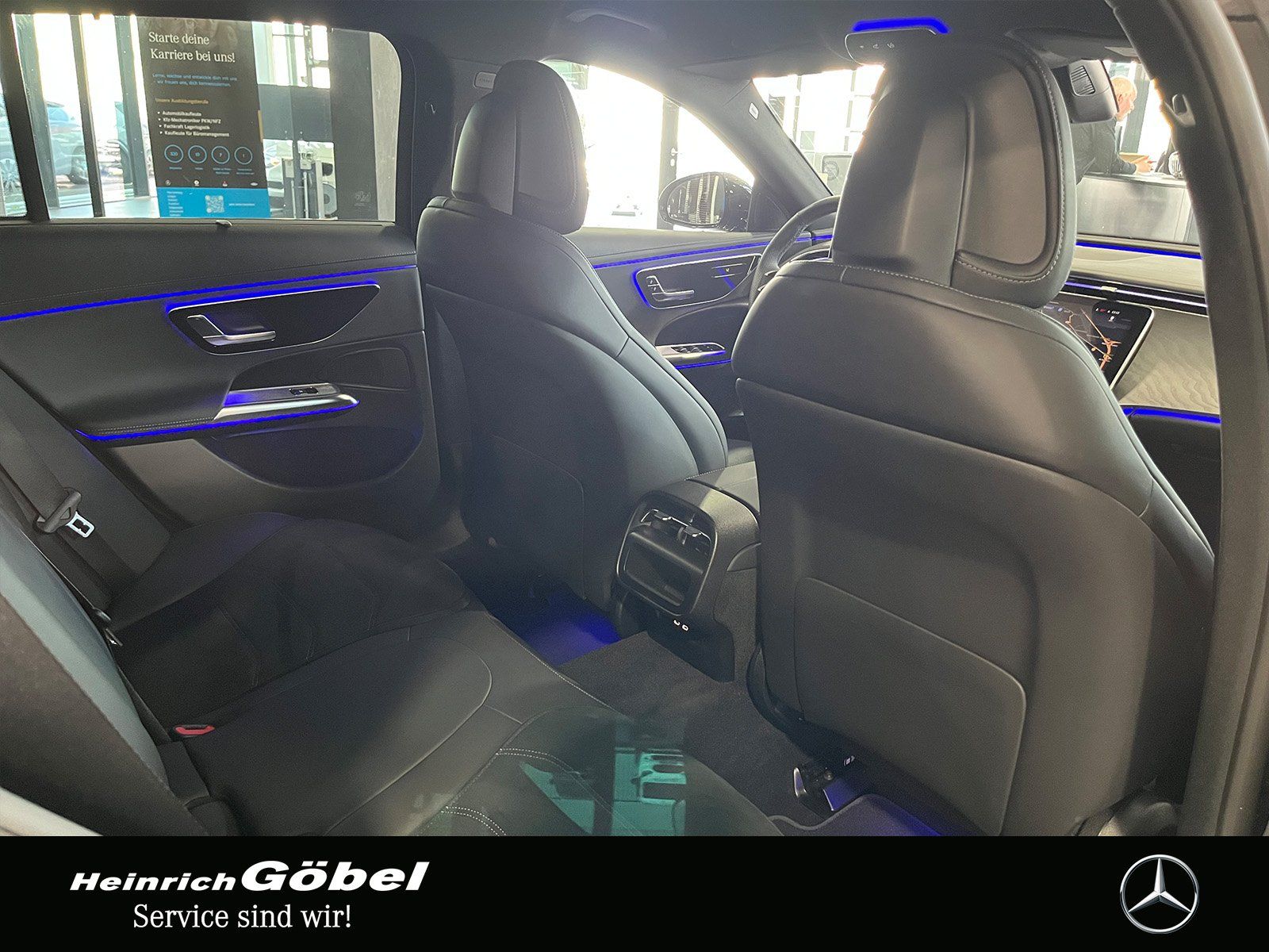 Fahrzeugabbildung Mercedes-Benz E 200 T AMG+NIGHT+DISTRONIC+LED+AMBIENTE+CARPLAY