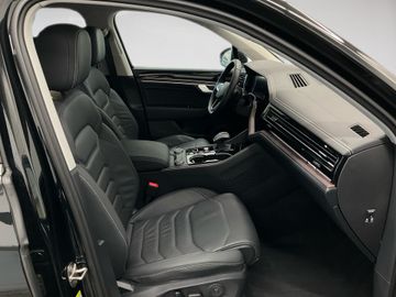 Volkswagen Touareg - 9